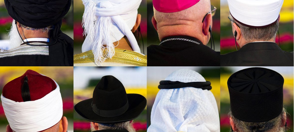 Des chefs religieux de différentes confessions. Photo ONU/Rick Bajornas