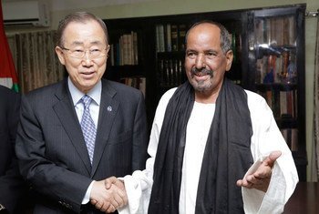 Secretary-General Ban Ki-moon (left) meets with the Mohammed Abdelaziz, Secretary-General of the Polisario Front, at the Polisario's Secretariat Office in the Rabouni administrative camp for Sahrawi refugees, located outside of Tindouf, Algeria.
