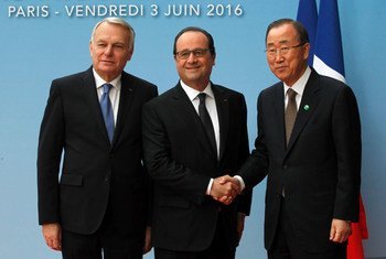 Secretary-General Ban Ki-moon (right), President François Hollande (centre) of France and French Foreign Minister Jean-Marc Ayrault.