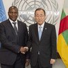 Le Secrétaire général de l'ONU, Ban Ki-moon (à droite), rencontre le Président de la République centrafricaine, Faustin Archange Touadéra. Photo ONU/Eskinder Debebe