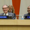 Le Vice Secrétaire général Jan Eliasson (à gauche) et Macharia Kamau, Président de la Commission de consolidation de la paix. Photo ONU/JC McIlwaine