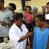 Campaña de vacunación contra la fiebre amarilla en Angola.