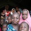 Des enfants dans l'un des 14 camps officiels pour personnes déplacées à Maiduguri, dans l’État de Borno, dans le nord-est du Nigeria. Photo : OCHA / Jaspreet Kindra