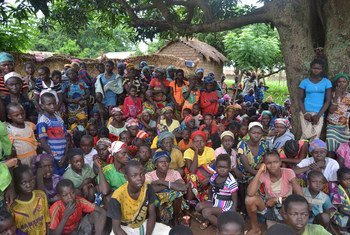 مفوضية اللاجئين وشركائها يسجلون اللاجئين الجدد القادمين من جمهورية أفريقيا الوسطى في قرية ميني، تشاد، واحدة من المواقع الثلاثة بالقرب من الحدود التي استضافت الوافدين الجدد. UNHCR/Victorien Ndakass