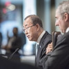 الأمين العام بان كي مون في مؤتمر صحفي في مقر الأمم المتحدة في نيويورك حول الوضع في جنوب السودان. المصدر الأمم المتحدة / مارك غارتن
