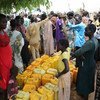14 يوليو 2016، اليونيسيف تقوم بتوزيع  المياه على النازحين في جوبا، جنوب السودان. المصدر: اليونيسف جنوب السودان