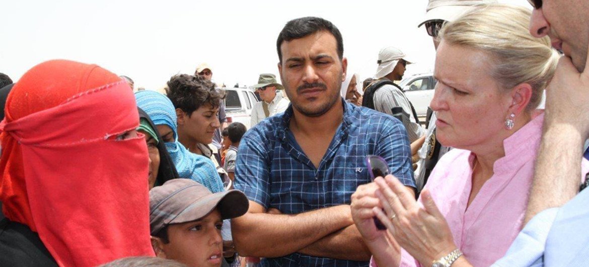 联合国伊拉克人道协调员与伊拉克难民对话  联合国人道协调厅图片