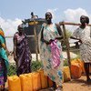 جنوب السودان:اليونيسف توفر 100 ألف لتر من المياه الصالحة للشرب. المصدر: اليونيسيف / UN025203 / إيروين