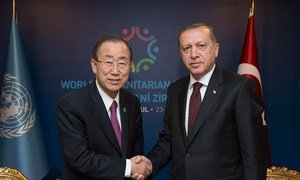 Secretary-General Ban Ki-moon (left) meets with Recep Tayyip Erdogan, President of Turkey (May 2016).