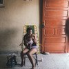 Mama na binti yake huko Barranquilla, Colombia. Mamlaka za kitaifa zinakwenda nyumba kwa nyumba ili kudhibiti mbu wanaoweza kubeba Zika, Dengue na Chikungunya. PAHO/WHO Joshua E. Cogan
