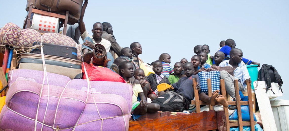 Refugees from South Sudan arrive in Elegu, northern Uganda