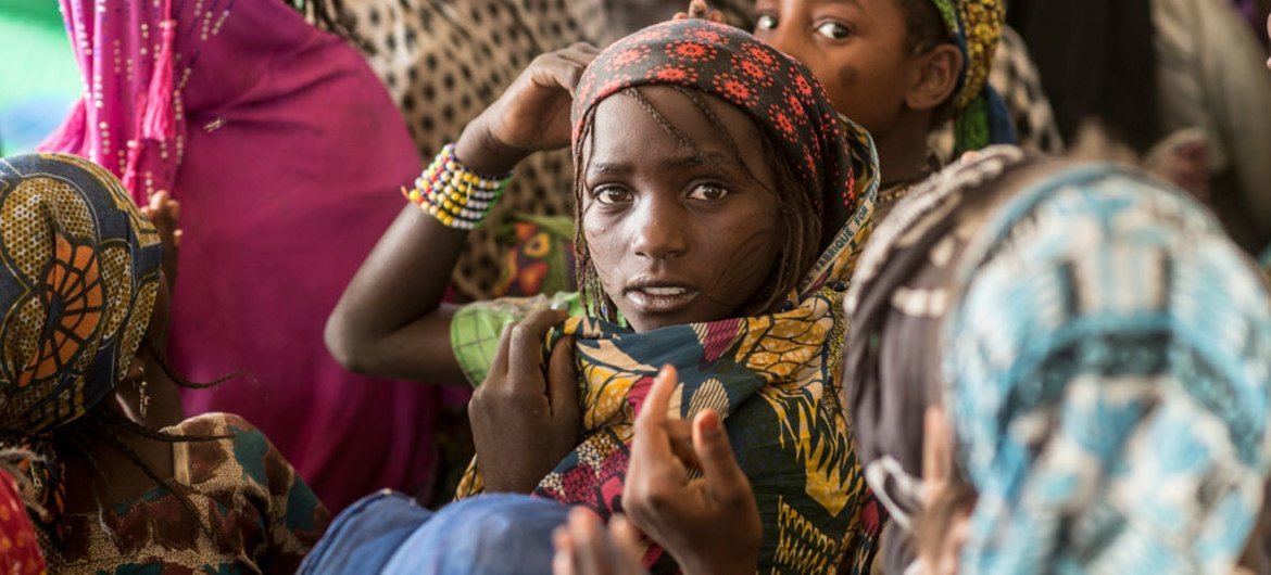 Niños afectados por la violencia de Boko Haram se refugian temporalmente en Difa, Níger. Foto de archivo: UNICEF/Sylvain Cherkaoui