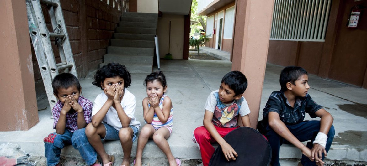 在难民署在墨西哥的一个庇护所，几名来自萨尔瓦多、危地马拉和洪都拉斯的寻求庇护的儿童。难民署图片/Sebastian Rich