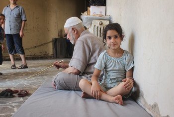 5 августа семья с перемещенными лицами нашла приют на западе Алеппо. Фото ЮНИСЕФ/Кудер Ал-Исса