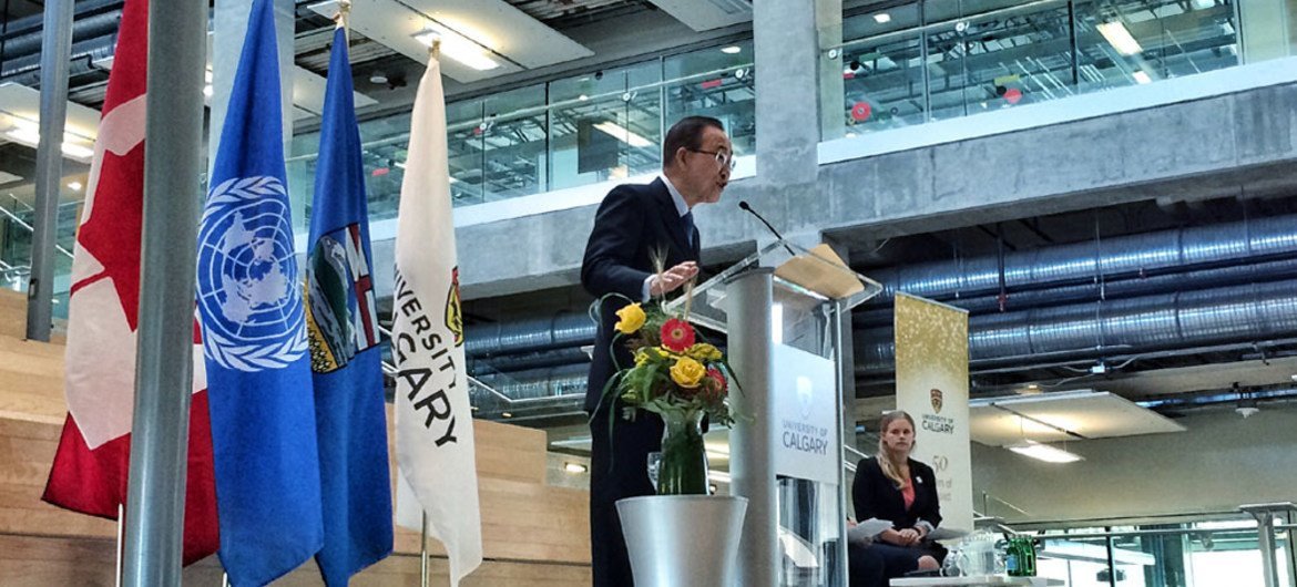 الأمين العام بان كي مون يلقي كلمة في جامعة (كالغاري) بكندا. المصدر: مارك غارتن