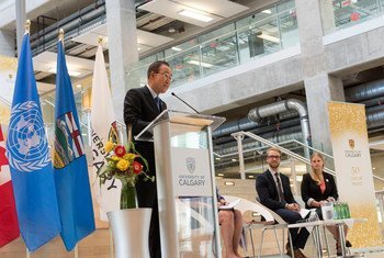 Secretary-General Ban Ki-moon addresses faculty and students at the University of Calgary.