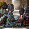Bada, Kako, âgés de 3 ans, et d'autres enfants déplacés dans le village de Tagal, dans la région du Lac Tchad, au Tchad.