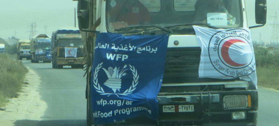 人道主义援助车队向叙利亚霍姆斯地区运送救援物资。联合国人道主义事务协调厅/Al Jundi
