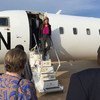 سامانثا باور سفيرة الولايات المتحدة، وفودي سيك سفير السنغال، لدى وصولهما إلى العاصمة جوبا. المصدر: بعثة الأمم المتحدة في جنوب السودان