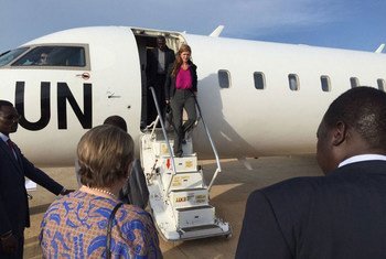 Ambassadors Samantha Power of the United States and Fodé Seck of Senegal, co-leaders of the Security Council mission to South Sudan, disembark on arrival in the capital Juba.
