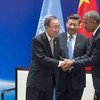 United Nations Secretary-General Ban Ki-moon shakes hands with China’s President Xi Jinping and United States President Barack Obama at a climate pact ratification ceremony in Hangzhou, China, on 3 September 2016. China and the US deposited their legal in