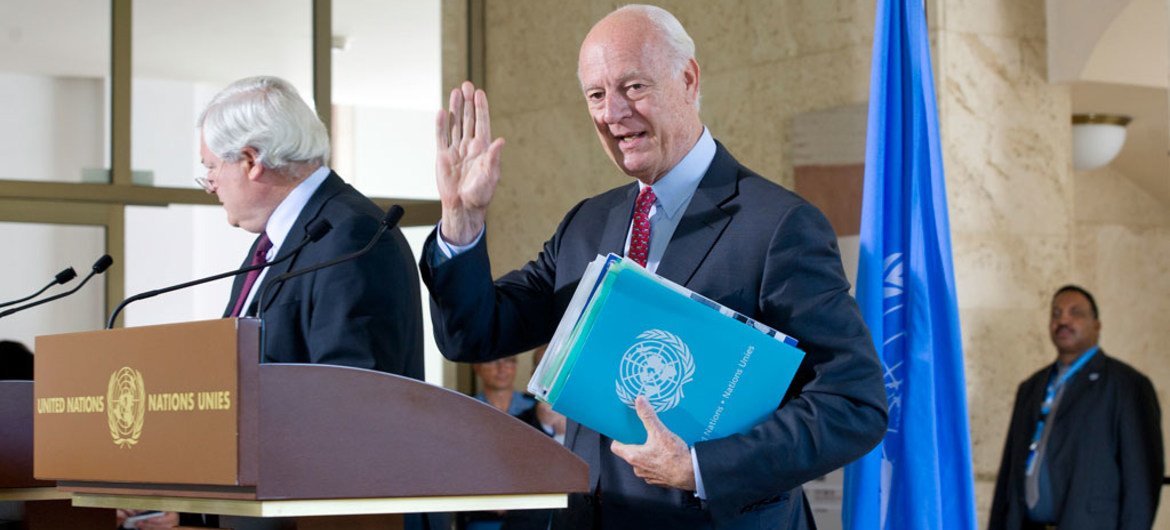 联合国特使德米斯图拉和联合国副秘书长奥布莱恩在日内瓦举行记者会。联合国图片