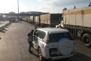 Camions d'un convoi d'aide humanitaire attendant d'entrer en Syrie le 19 septembre 2016. (archive)