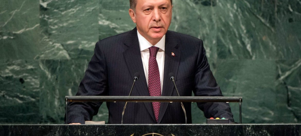 الرئيس رجب طيب أردوغان في المناقشة العامة للدورة الحادية والسبعين للجمعية العامة. المصدر: الأمم المتحدة / تشيا باك