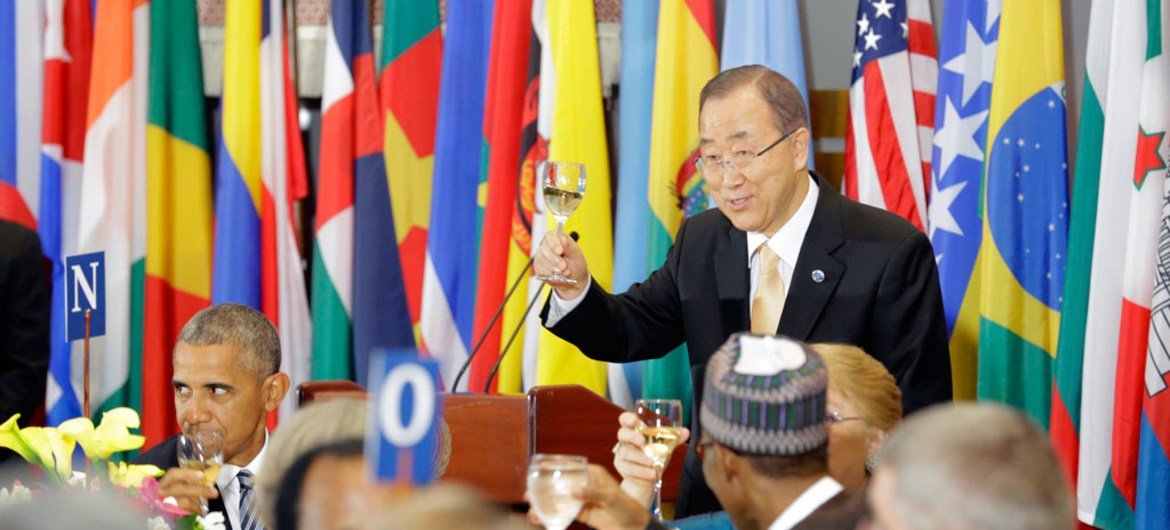 Ланч  Пан Ги  Муна  с главами государств и правительств  в штаб-квартире ООН  в Нью-Йорке