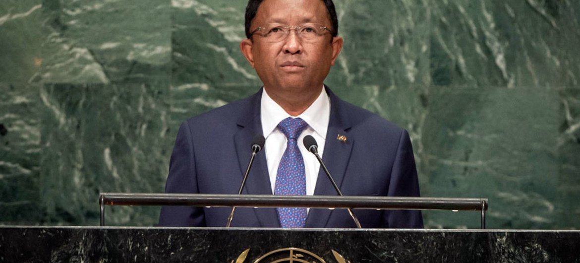Le Président de Madagascar, Hery Martial Rajaonarimampianina, devant l'Assemblée générale des Nations Unies. Photo ONU/Cia Pak