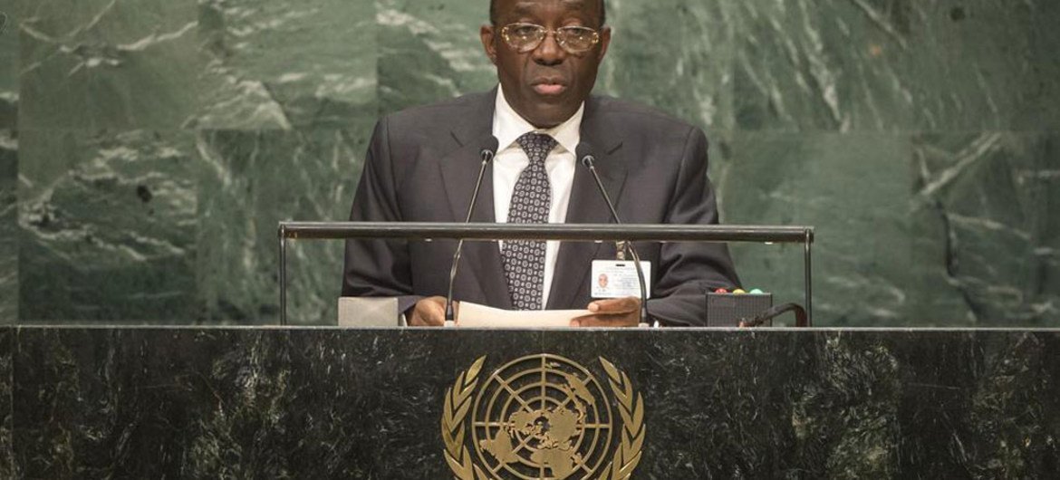Le Ministre des affaires étrangères de la République démocratique du Congo, Raymond Tshibanda N'tungamulongo, s'exprimant lors du débat général de la 71ème session de l'Assemblée générale de l'ONU. Photo ONU/Cia Pak