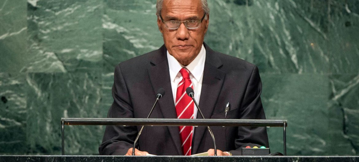 Samiuela 'Akilisi Pohiva, Prime Minister of the Kingdom of Tonga, addresses the general debate of the General Assembly’s seventy-first session.