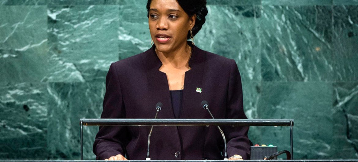 Foreign Minister Francine Baron of Dominica addresses the general debate of the General Assembly’s seventy-first session.