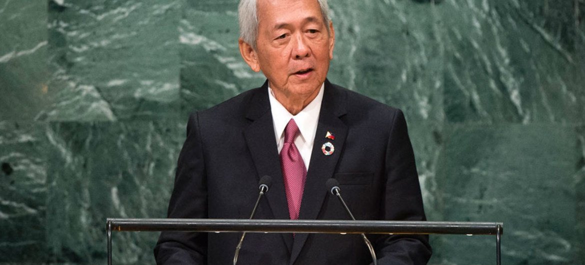 Perfecto Yasay, Secretary for Foreign Affairs of the Republic of the Philippines, addresses the general debate of the General Assembly’s seventy-first session.