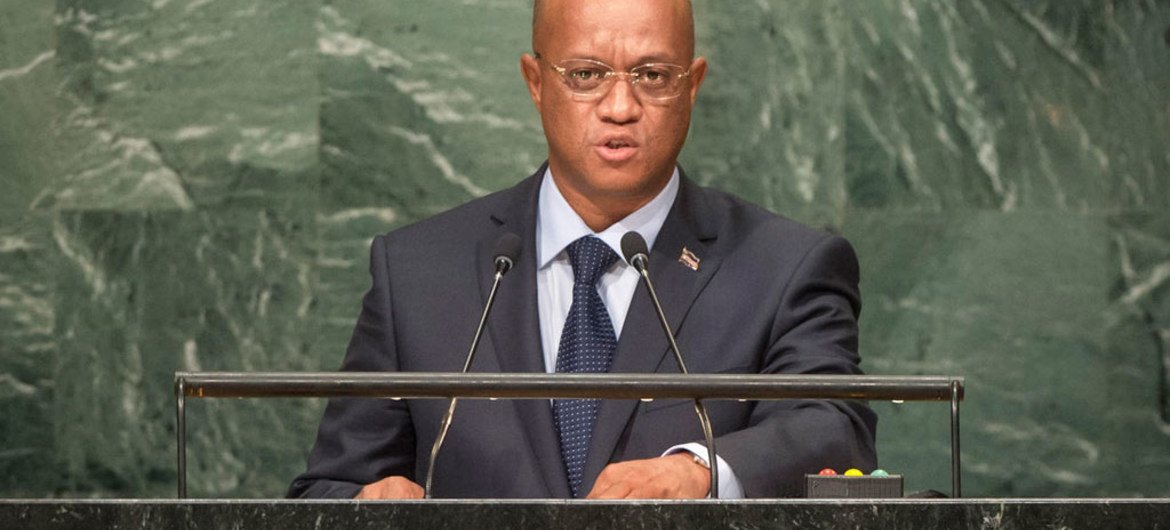 Luis Filipe Lopes Tavares, Minister for Foreign Affairs, Communities and Defense of the Republic of Cabo Verde, addresses the general debate of the General Assembly’s seventy-first session.