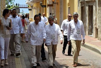 Пан Ги Мун  (в центре слева)  в Картахене, Колумбия