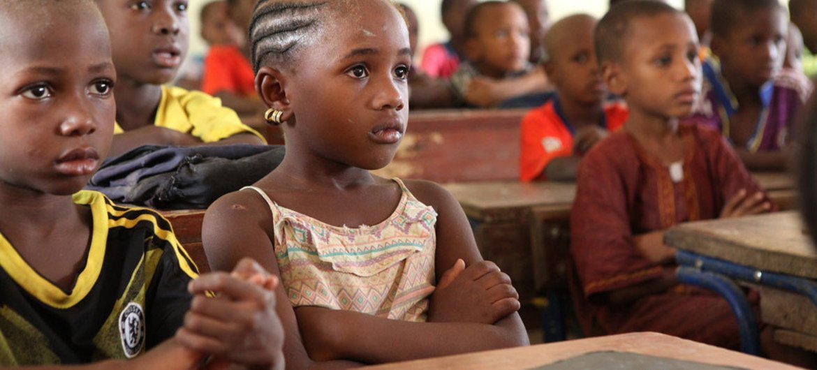 School meals for nearly 180,000 children in about 1,000 schools in Mali are in jeopardy due to financial constraints at the World Food Programme (WFP).