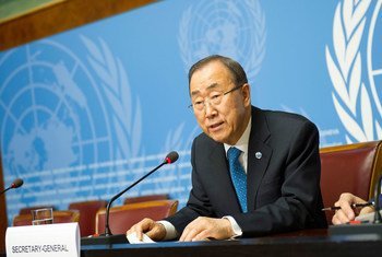 Le Secrétaire général de l'ONU, Ban Ki-moon, donne une conférence de presse à l'Office des Nations Unies à Genève. Photo ONU/Rick Bajornas