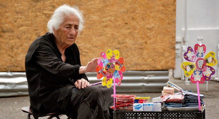 Hay más de 141 millones de personas mayores de 60 años en el mundo. Foto: OMS