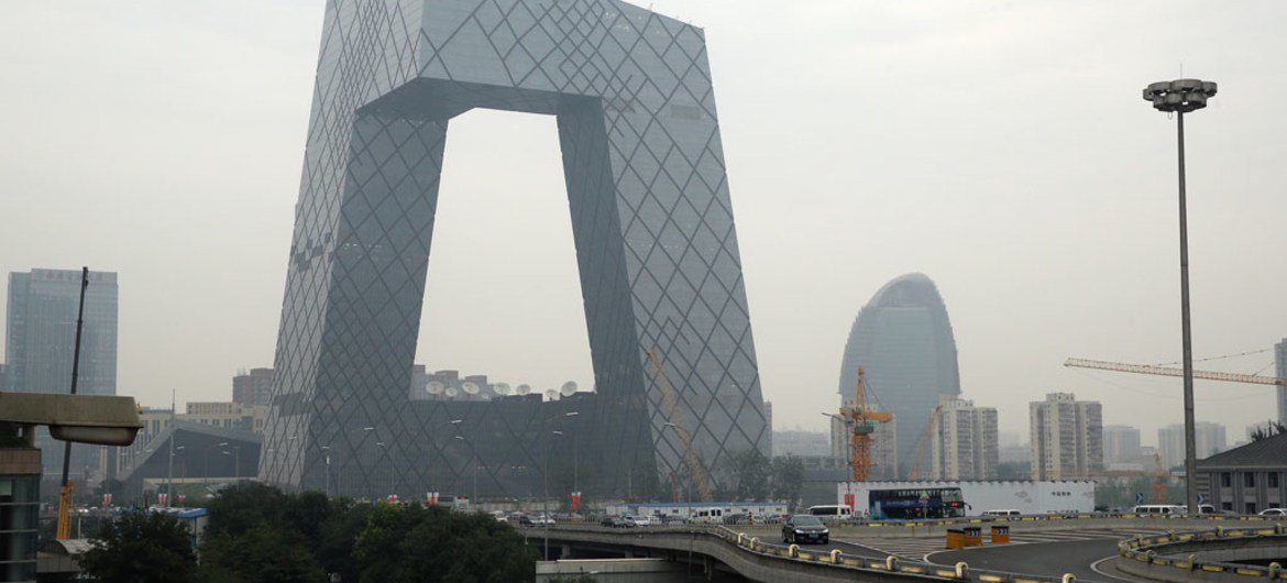 Contaminación atmosférica en la ciudad de Pekín. 