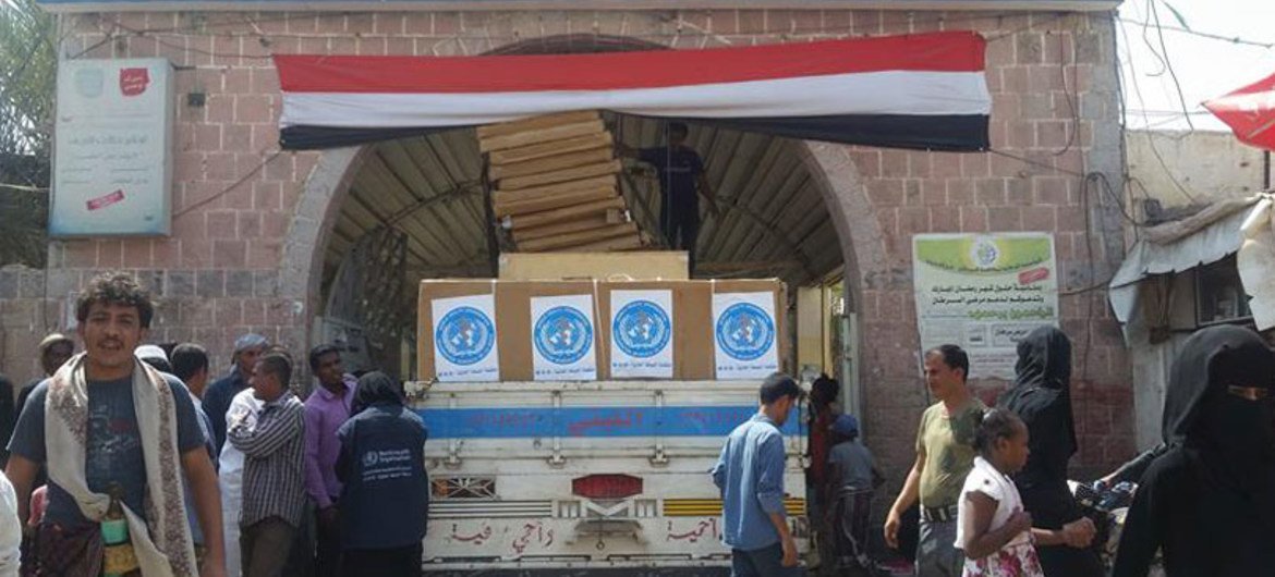 世界卫生组织向也门塔伊兹城提供医疗物资。世卫组织图片/Abdullah Al-Halabi