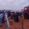 الشركاء في المجال الإنساني في الصومال يقدمون المساعدة  للنازحين في أعقاب اندلاع العنف في غالكايو في 7 أكتوبر 2016. المصدر: مكتب تنسيق الشؤون الإنسانية / جوليد عيسى
