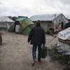داخل مخيم كاليه قبل أيام من إزالته.UNHCR/Olivier Laban-Mattei
