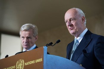 L'Envoyé spécial de l'ONU pour la Syrie, Staffan de Mistura (à droite) et son conseiller Jan Egeland. Photo ONU/Luca Solari