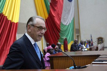 Deputy Secretary-General Jan Eliasson addresses the National Assembly in Bangui, capital of the Central African Republic (CAR), during a two day visit.