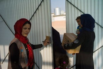 UNFPA distributes dignity kits, containing hygiene items, to preserve the dignity of women and girls fleeing Mosul, Iraq.