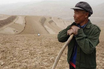 Des terres arides dans l'ouest de la Chine couvre environ 40% de la surface terrestre totale du pays et est vulnérable face à la sécheresse et à la désertification.