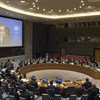 Zahir Tanin (à l’écran), Représentant spécial du Secrétaire général et Chef de la Mission d’administration intérimaire des Nations Unies au Kosovo (MINUK), informe le Conseil de sécurité.