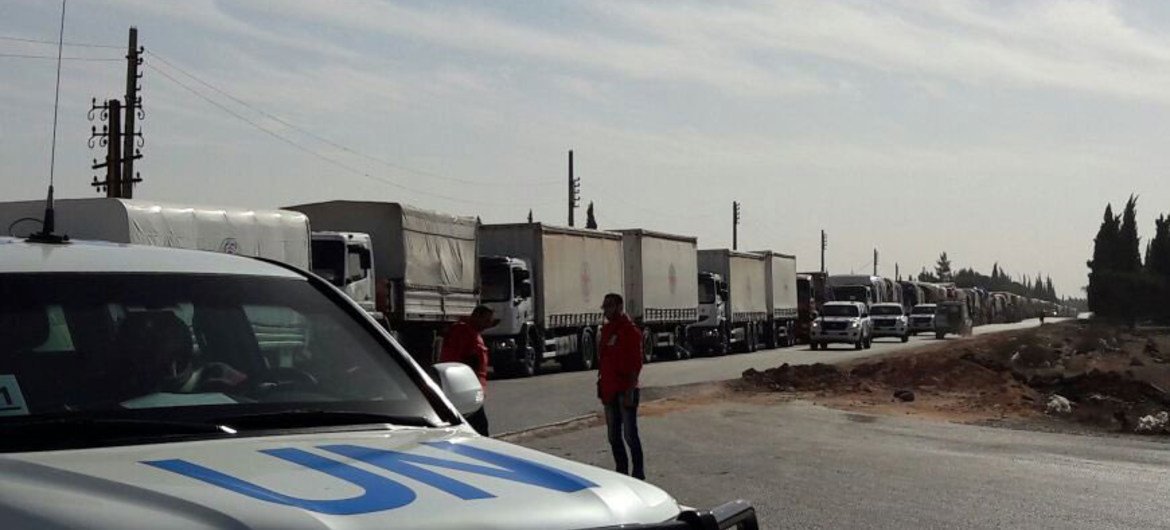 من الأرشيف - قافلة مساعدات إنسانية تصل إلى حمص