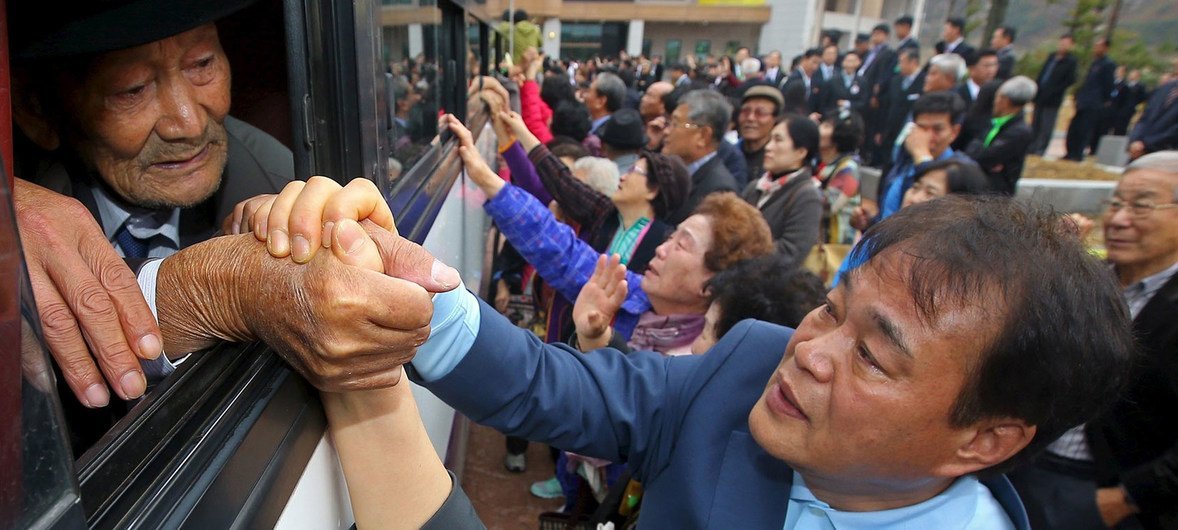 Casi 130.000 surcoreanos se han registrado desde 1953 para reunirse con sus familiares en Corea del Norte. Más de la mitad fallecieron sin conocer el paradero de sus parientes.